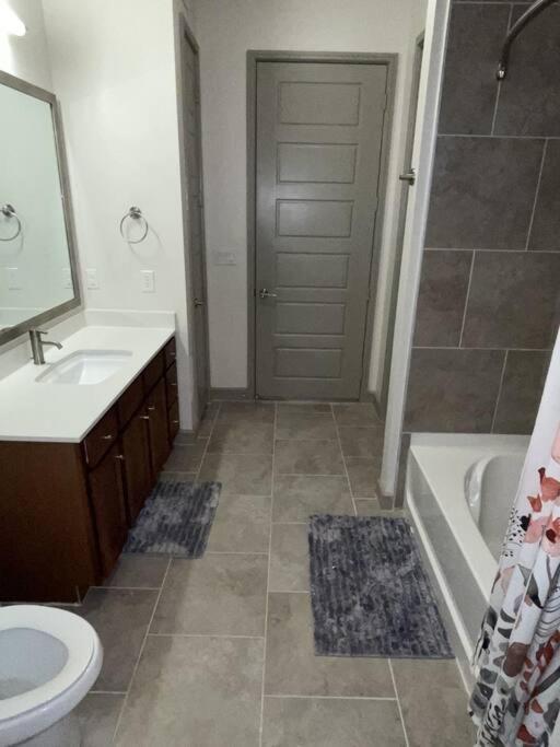Downtown Living 1Br W/ Free Parking Garage Apartment Houston Exterior foto