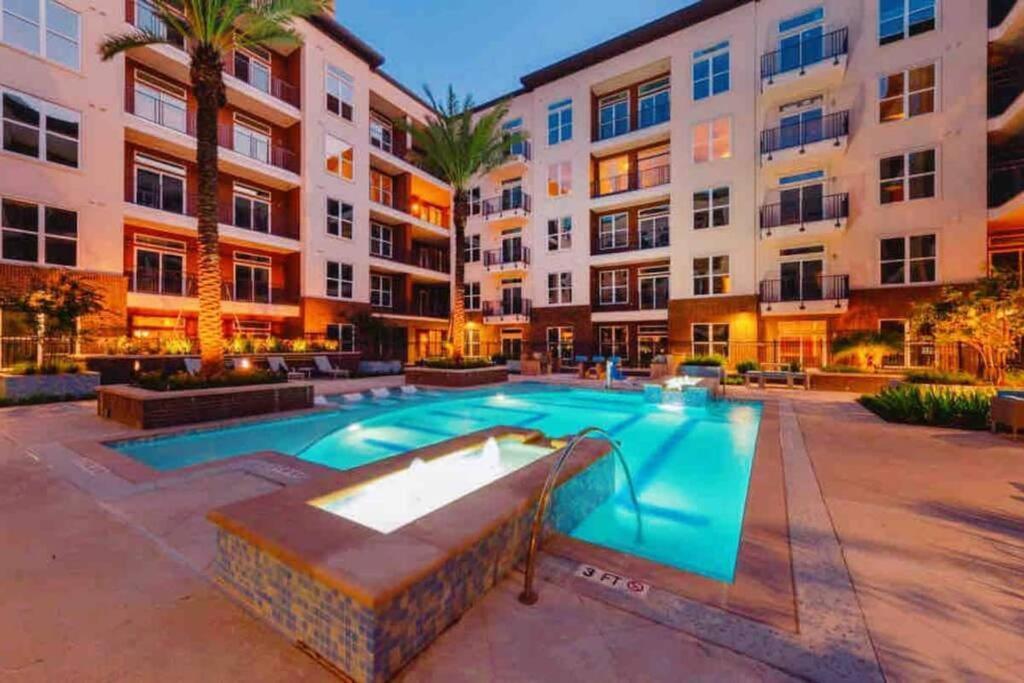 Downtown Living 1Br W/ Free Parking Garage Apartment Houston Exterior foto