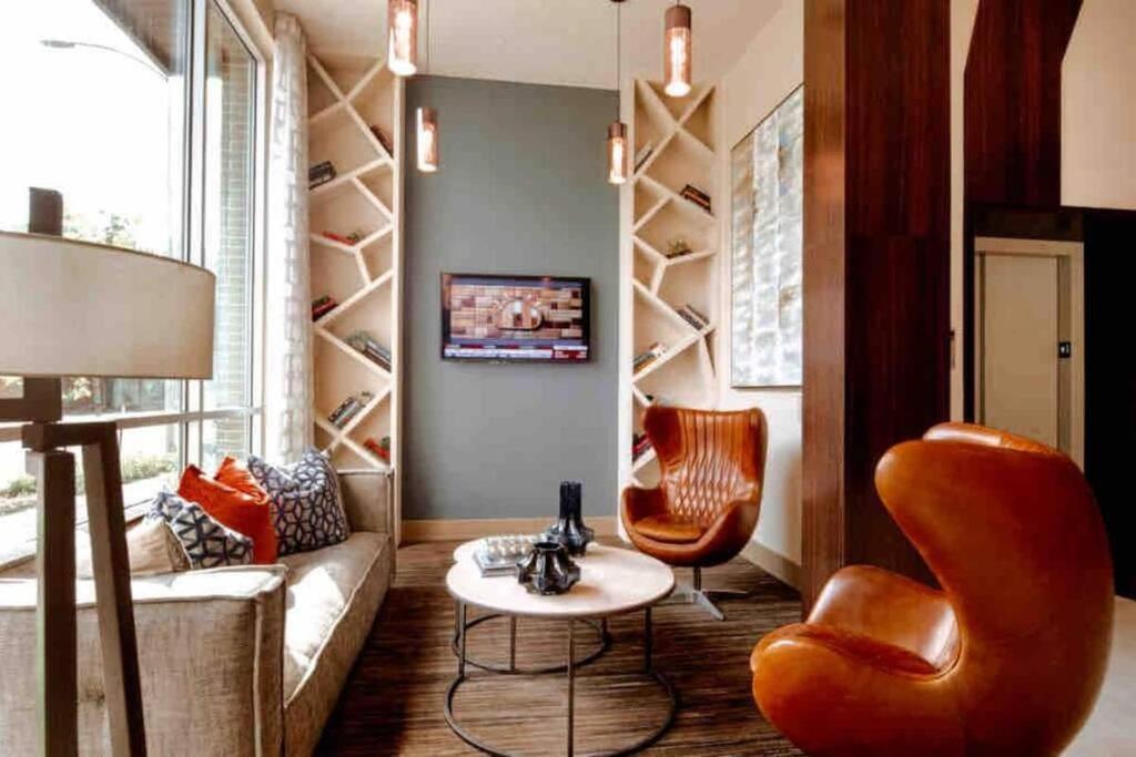 Downtown Living 1Br W/ Free Parking Garage Apartment Houston Exterior foto