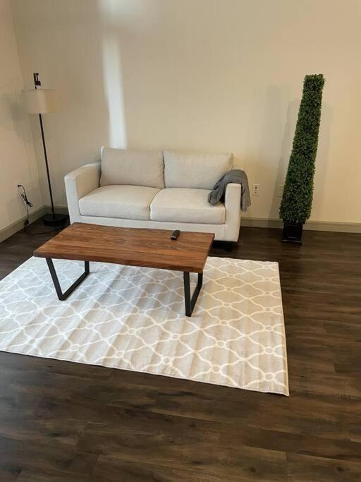 Downtown Living 1Br W/ Free Parking Garage Apartment Houston Exterior foto